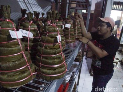 Potret Pabrik Kue Keranjang dan Dodol Tangerang Kebanjiran Pesanan Imlek