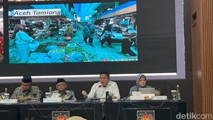 Seskab: Presiden Pastikan Harga Bahan Pokok Terjangkau di Daerah Bencana