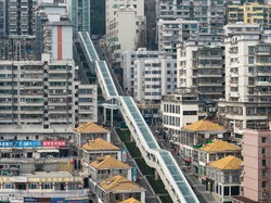 Tangga Menuju Awan, China Bikin Eskalator 905 Meter Tembus Permukiman Padat