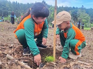 Sedekah Oksigen, Siswa TK-SD Bondowoso Tanam Pohon di Lereng Raung