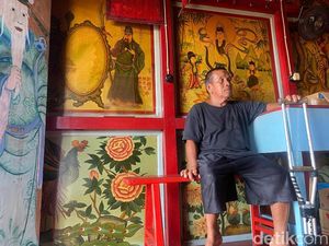 Dedikasi Slamet, Seorang Muslim Penjaga Kelenteng di Tengah Laut Kubu Raya