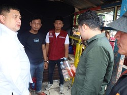 Anak Muda di Makassar Sulap Sampah Plastik Jadi BBM Setara Solar-Bensin