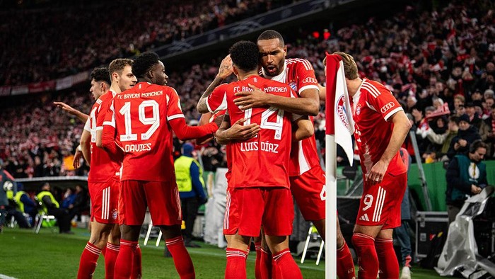 MUNICH, GERMANY - FEBRUARY 11: The team of FC Bayern Muenchen celebrates the second goal during the DFB Cup Quarter Final match between FC Bayern München and RB Leipzig at Allianz Arena on February 11, 2026 in Munich, Germany. (Photo by S. Mellar/FC