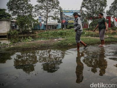 Banjir di Desa Buni Bakti Bekasi Berangsur Surut
