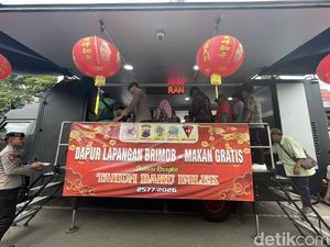 Sambut Imlek, Kelenteng Hok Tik Bio Pati Bagikan 500 Porsi Makan Siang Gratis