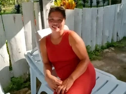 Seorang Influencer Tewas Keracunan Kepiting Saat Bikin Konten