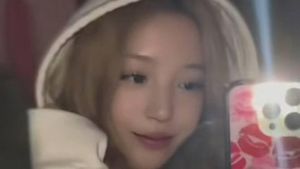 Penampilan Cantik Anak Putri Huan Zhu, Ibunya Di-blacklist di Dunia Hiburan