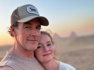 Istri James Van Der Beek Kesulitan Finansial, Buka Donasi untuk Kebutuhan Hidup