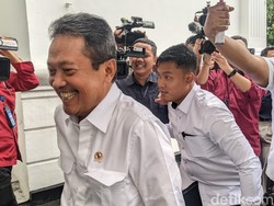 Senyum Trenggono Ditanya Sudah Damai dengan Purbaya atau Belum