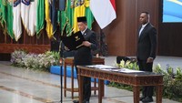 Mendagri Lantik Sejumlah Pejabat, Ingatkan Pentingnya Loyalitas & Prestasi