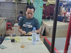 Sisi Lain Pasar Bunga Rawa Belong, Blok C Markas Perajin Bunga Melati