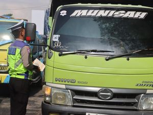 Polresta Serang Gelar Operasi Keselamatan Maung 2026, Truk Pasir ODOL Ditilang