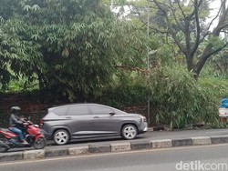 Hati-hati, Ada Bambu Menjuntai di Bypass Cicalengka-Nagreg