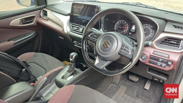 Suzuki Fronx varian GX AT.