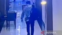 Gerak-gerik Maling Laptop Pakai Lanyard di Hotel Bintang 5 Jakarta