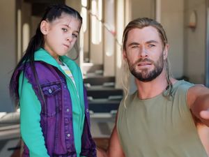 Putri Chris Hemsworth Mau Syuting Avengers: Doomsday Usai Disogok Ini