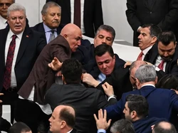 Ricuh! Anggota Parlemen Turki Adu Jotos Gegara Menteri Baru Erdogan