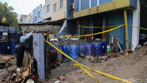 Penampakan Gudang Pestisida yang Terbakar hingga Cemari Cisadane