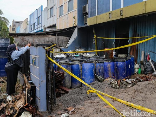 Penampakan Gudang Pestisida yang Terbakar hingga Cemari Cisadane