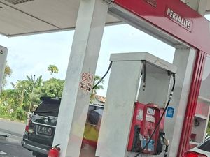 Video Viral Pejabat Tuban Diduga Ganti Pelat Mobil Dinas Demi Isi Pertalite