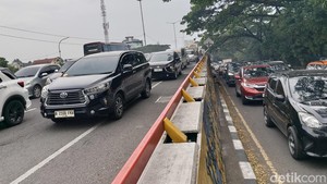 Lalin Pasteur Bandung Macet Panjang Jelang Libur Imlek