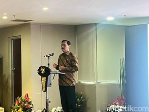 Luhut Mau Usul Struktur Baru Pejabat OJK-BEI ke Prabowo