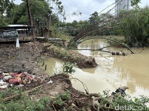 Warga Cerita Detik-detik Longsor di Wisata Hutan Bambu Bekasi