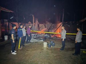 Asrama Putri Ponpes di Muna Barat Terbakar, Santri Lihat Orang Mencurigakan