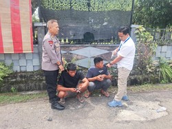 Panpel PSM Ciduk 2 Pria Ambil Sabu Modus Tempel di Pagar Stadion BJ Habibie