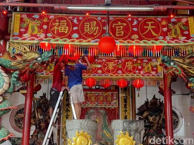 Melihat Klenteng Cokro Surabaya Sambut Imlek 2577 Kongzili