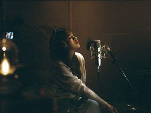 Ini Obat Raisa Buat Jalani Kehidupannya yang Kayak Roller Coaster