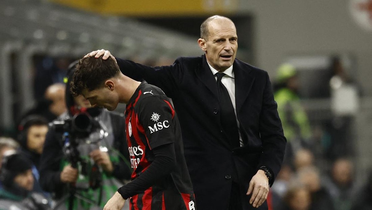 Pelatih AC Milan Massimiliano Allegri mengungkap secuil penyesalannya di musim 2025/2026. (Foto: REUTERS/Alessandro Garofalo)
