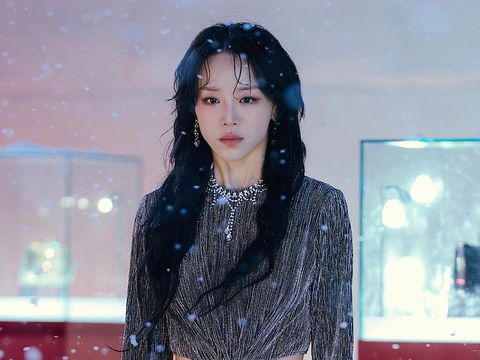 Shin Hye-sun sebagai Sarah Kim dalam drama Korea The Art of Sarah (2026). (Netflix)