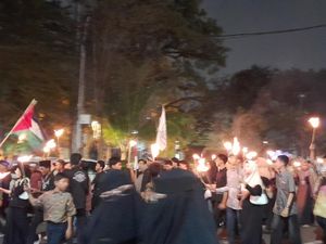 Pawai Obor Sambut Ramadan di Medan Usung Tema Lekas Pulih Sumatra