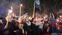 Ribuan Warga Medan Ikuti Pawai Obor Sambut Ramadan