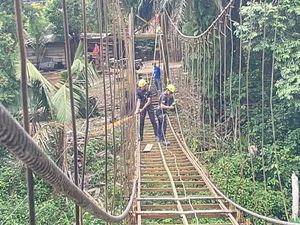 Wujudkan Mimpi Anak Sekolah, Polda Riau Kebut Jembatan Gantung di Kuansing