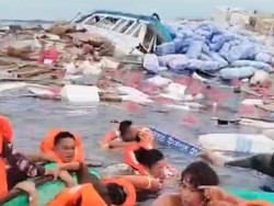 KM Cahaya Intan Selebes Bawa 20 Orang Tenggelam di Bombana gegara Bocor