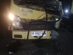 Kronologi Colt Diesel Tabrak Tronton di Muara Enim Tewaskan 1 Orang