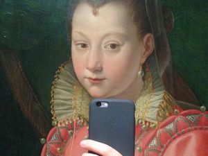 Kocak! Lukisan Abad Pertengahan Terlihat Lagi Selfie