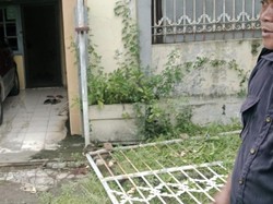 Dua Bocah Tertimpa Pagar Ambruk Saat Cari Nyambik di Waru Sidoarjo