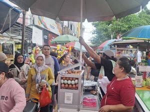 Tak Kapok, PKL dan Parkir Liar Penuhi Trotoar Glodok Lagi Usai Ditertibkan