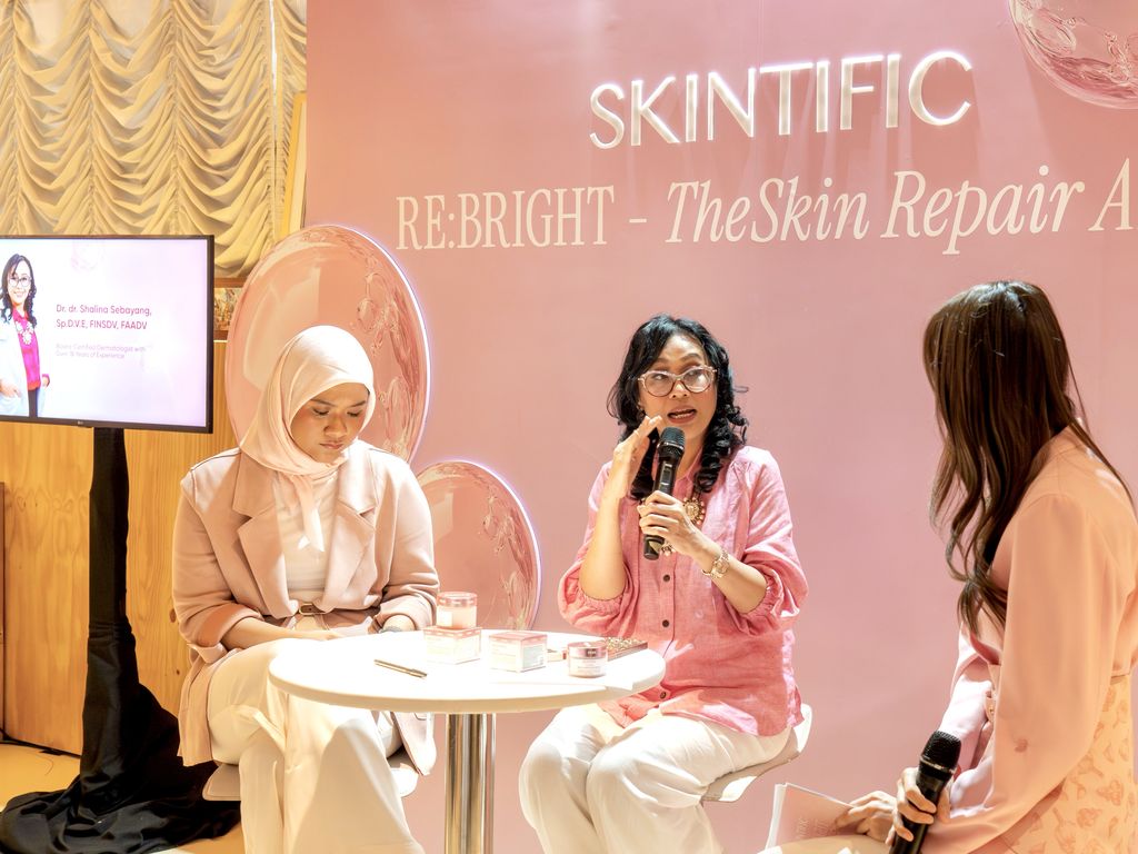 SKINTIFIC PDRN Bright & Smooth Moisture Gel untuk kulit wajah yang sehat, cerah, dan glowing
