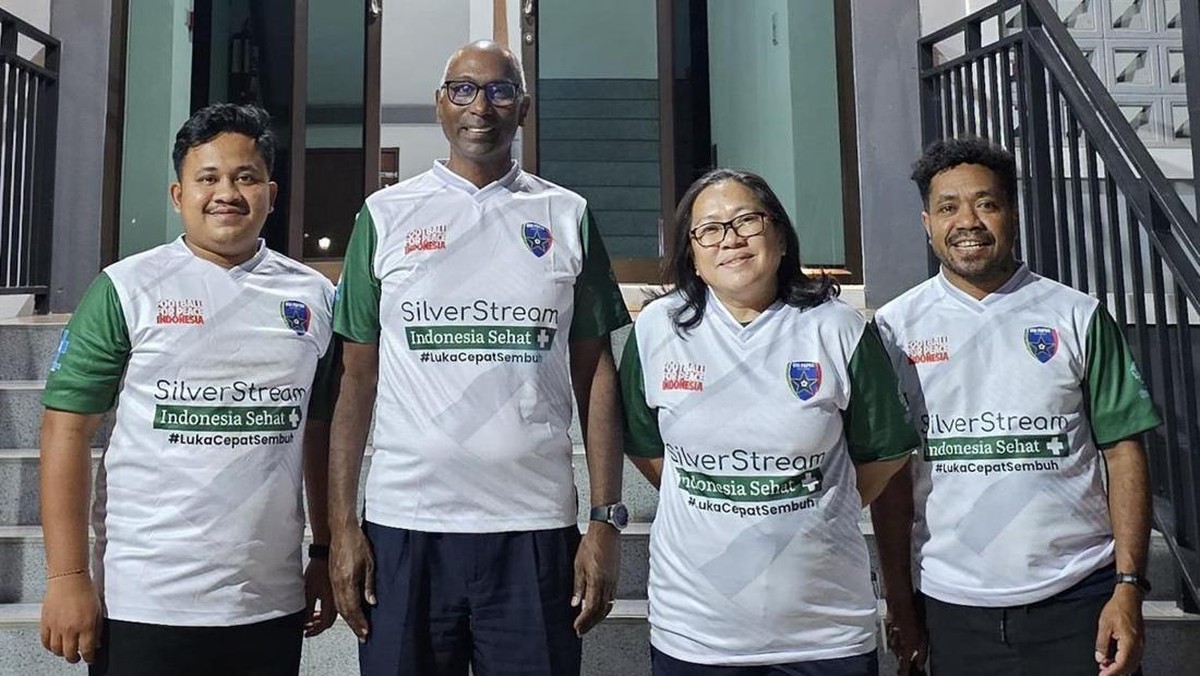 Para pengurus Uni Papua FC Willy Gultom, Joe Manickam, Hirma Sjarif, Frans Paraibab. (Foto: dok. Uni Papua FC)
