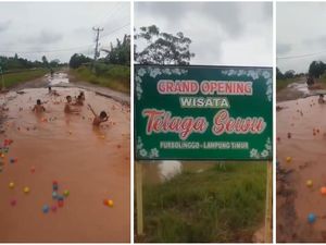 Warga Lampung Timur Jadikan Lubang Jalan Wahana Bermain Telaga Sewu