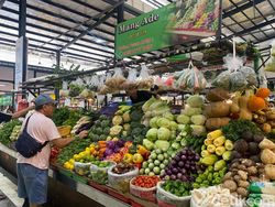 Cabe Rawit hingga Ayam Alami Kenaikan Harga Jelang Ramadan