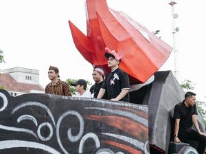 Kirab Budaya PSI Hidupkan UMKM Tegal, Kaesang: Kami Hadir dengan Menyenangkan