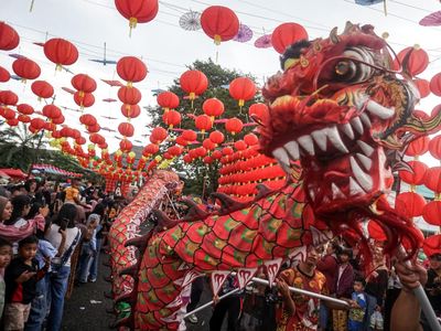 Kirab Liong Hidupkan Tradisi Imlek di Solo