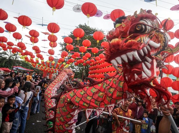 Kirab Liong Hidupkan Tradisi Imlek di Solo
