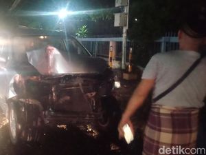 Kecelakaan Karambol 3 Mobil dan 1 Motor di Delanggu Klaten