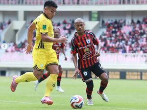 Laga Persipura Vs Barito Putera Pegang Rekor Penonton Terbanyak